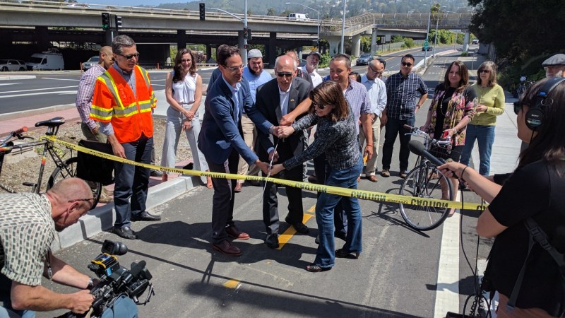 Oakland Opens its First Concrete-Curb-Protected Bike Lane