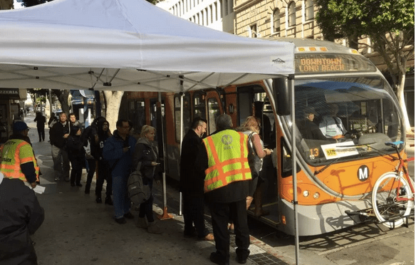 Eyes on the Street: Riders Line Up for ‘New Blue’ Express Shuttle Bus