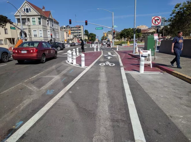 Oakland Bollard-izes Protected Intersections at Lake Merritt