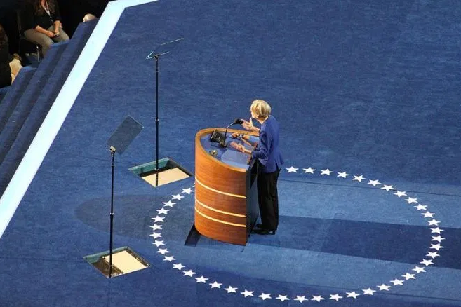 Democrats’ Climate Plans Lack Vision for Urban Transportation