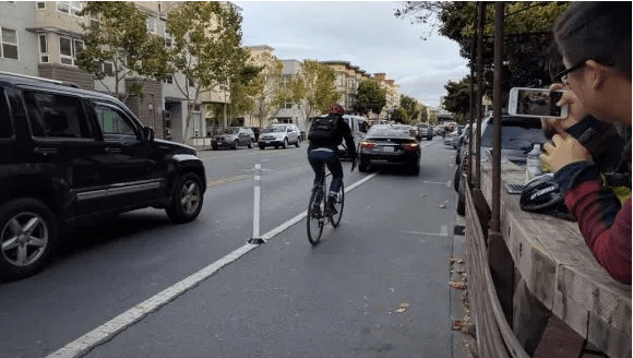 Valencia Bike-Lane Violations by Paint and Numbers