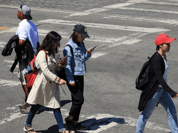 Many Transportation Pros Wrongly Think ‘Distracted Walking’ Kills