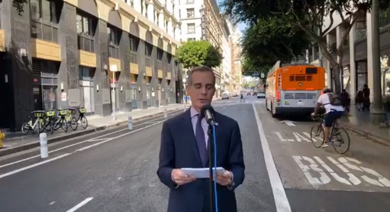 Garcetti Opens New Bus-Only Lanes On 5th and 6th Streets in Downtown Los Angeles