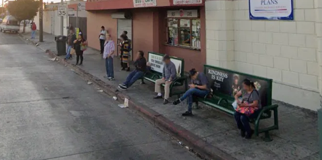 L.A. Should ‘Al Fresco’ Its Bus Stops