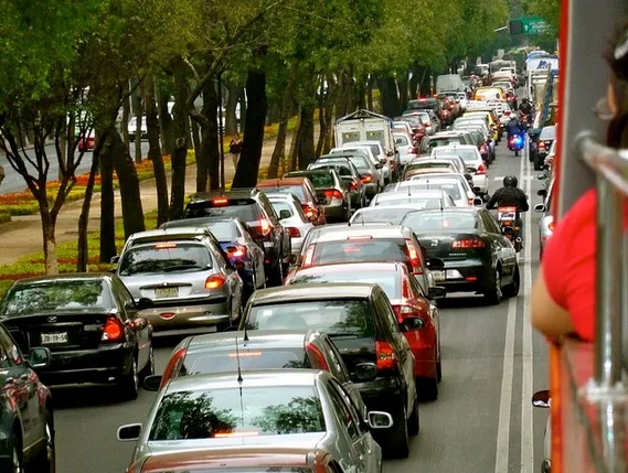 Study: Taking an App Taxi More than Doubles Your Roadway Impact