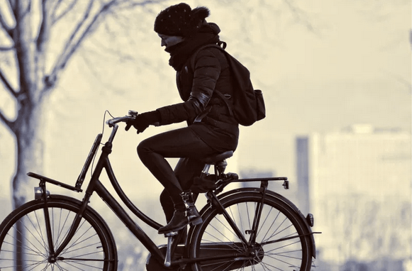 How to Support Women on Bikes in Winter
