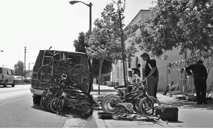 Broad Motion by Homelessness Hardliner Takes Aim at Streetside Bike Sales and Repairs in L.A.