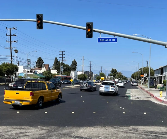 New Bus Lanes and Upgraded Bikeway Coming to Venice Boulevard