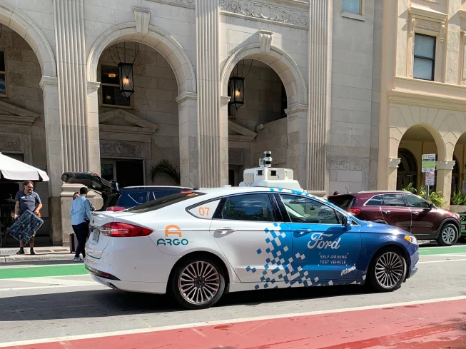 NACTO Pushes Back as Big Auto Seeks Safety Exemption for Driverless Cars
