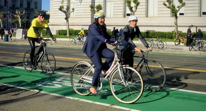 SF Streets at a Crossroads: One Route Leads to Fewer Cars, Another to the Same Old Traffic