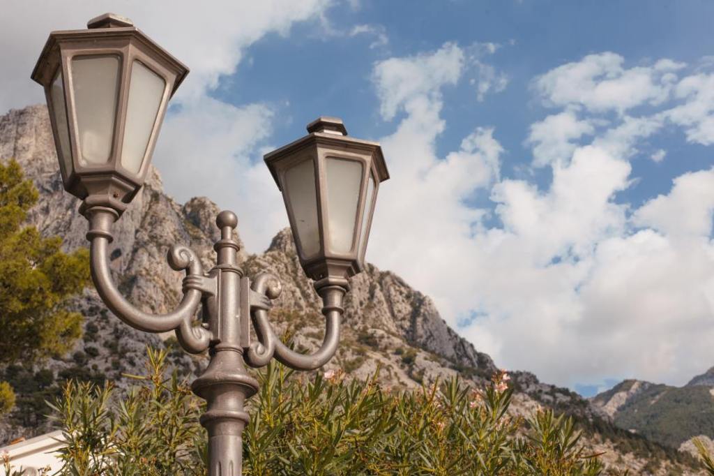 Colorado Program Fixes Broken Streetlights Instead of Arresting People for Broken Windows