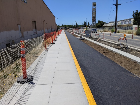OMG Update: Fruitvale Ave Has a Gold-Standard Bike Lane!