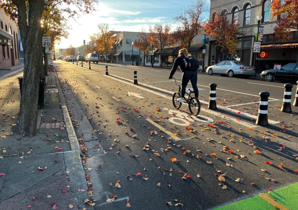 New Two-Way Protected Bikeway in Medford, Oregon