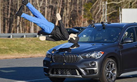 Opinion: Federal Plan to Make Cars Safer for Pedestrians Is a Great Start