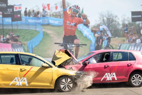 House Bill Would Make Auto-Braking Rules Stronger to Protect Cyclists