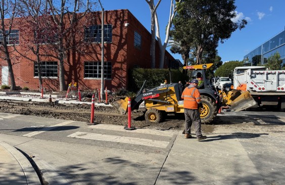 Eyes on the Street: Santa Monica Bergamot Station Bike/Walk Project Construction