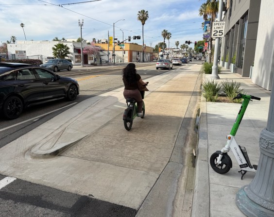 Eyes on the Street: Short New Protected Bike Lane on Pacific Avenue