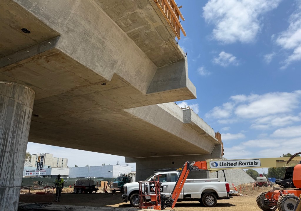 Eyes on the Street: Metro G Line Busway Construction Progress