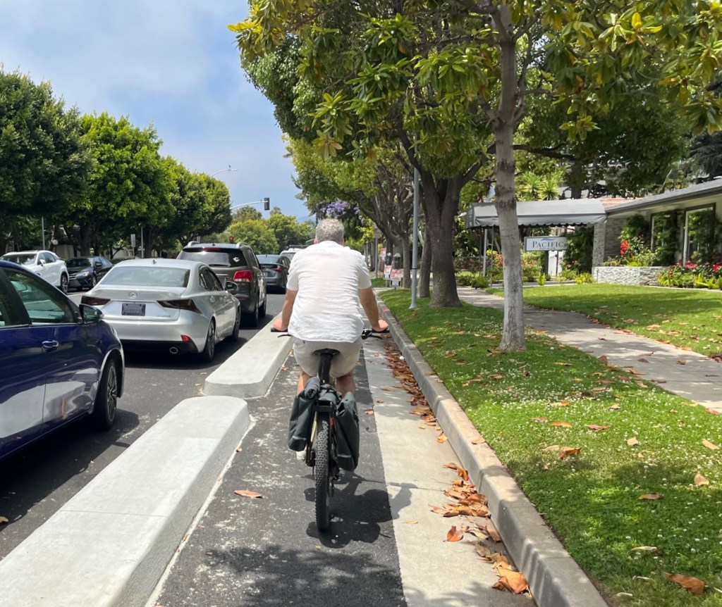 Santa Monica City Council Resolution Would Begin Design of 14th Street Protected Bikeway