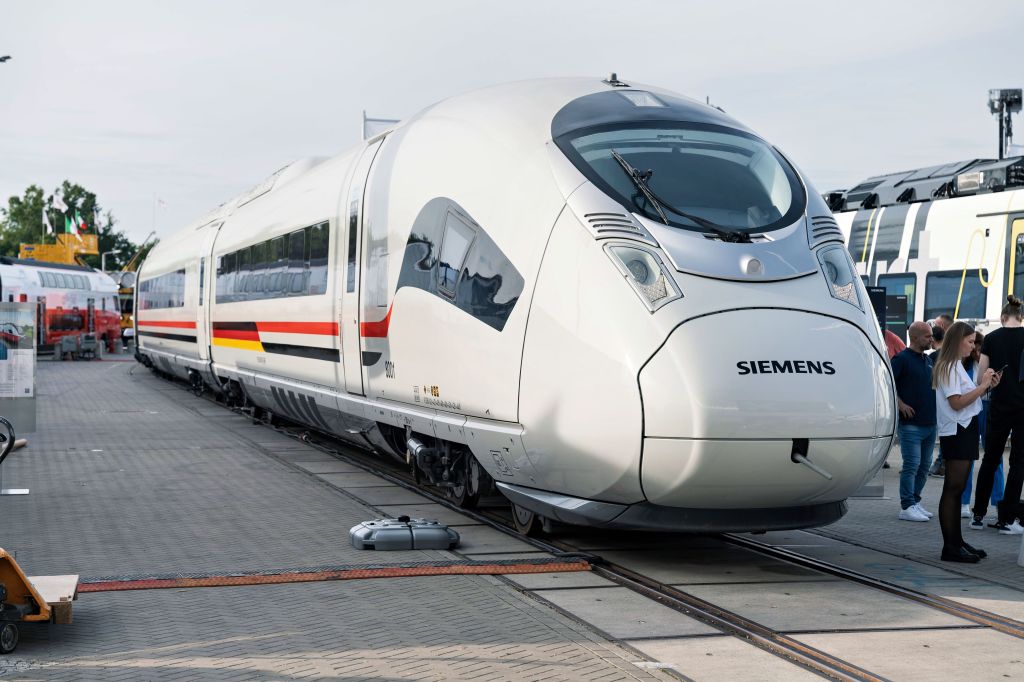 California High-Speed Rail Moves Closer to Buying Trains, Clearing L.A.-to-Anaheim Environmental Review